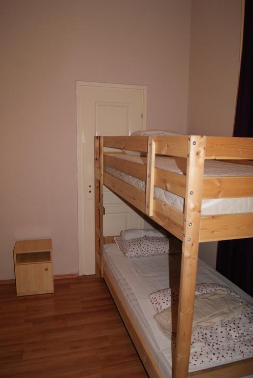 Happy Hostel Будапешт Номер фото