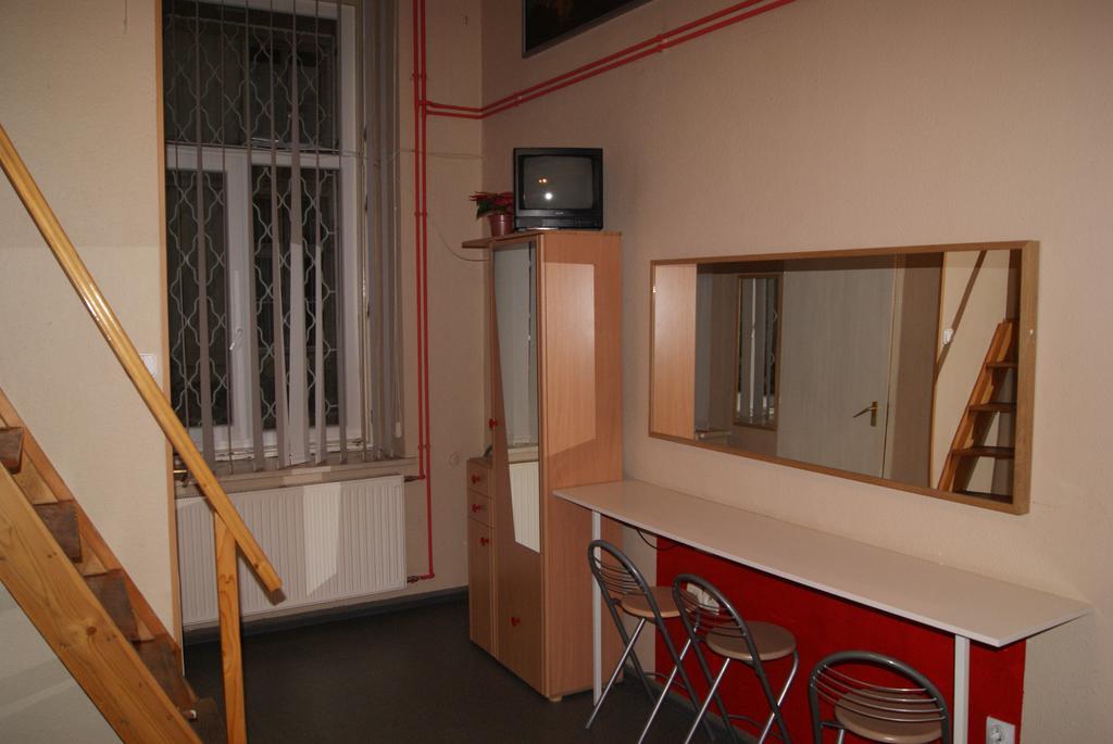 Happy Hostel Будапешт Номер фото