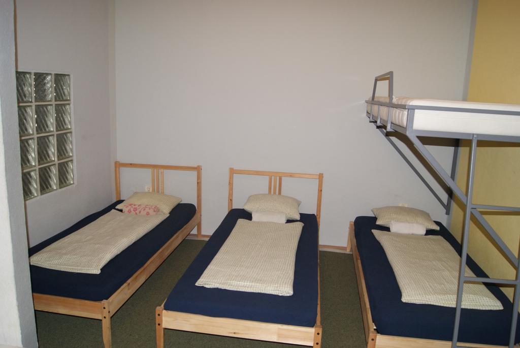 Happy Hostel Будапешт Номер фото
